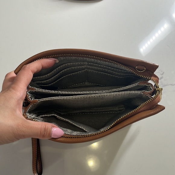 VINCE CAMUTO Cami Crossbody - Picture 3 of 16